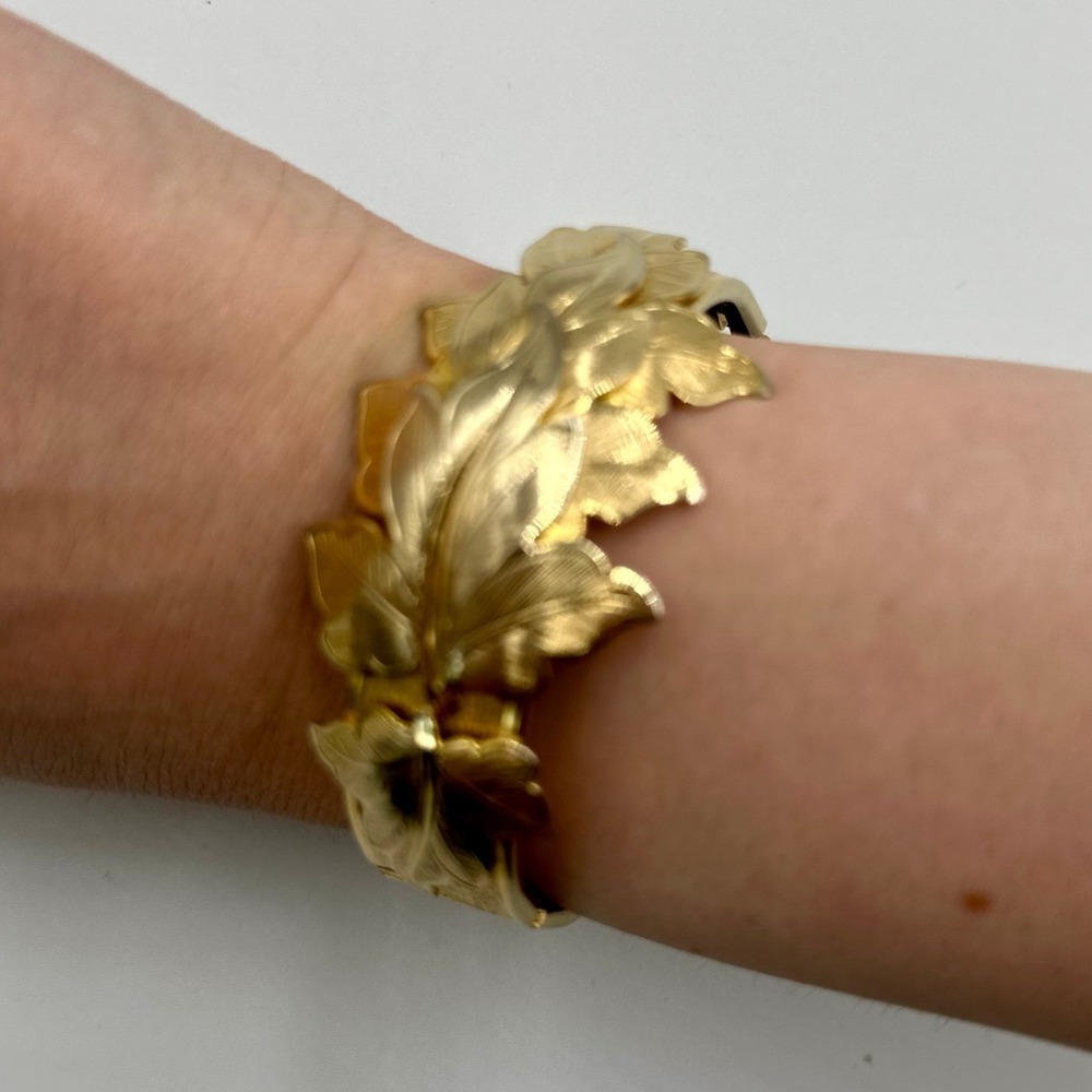 Vintage Style Gold Tone Leaf Bangle Bracelet Hinged Statement Cuff Textured